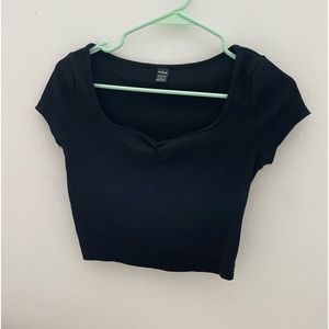 black ruched crop tee